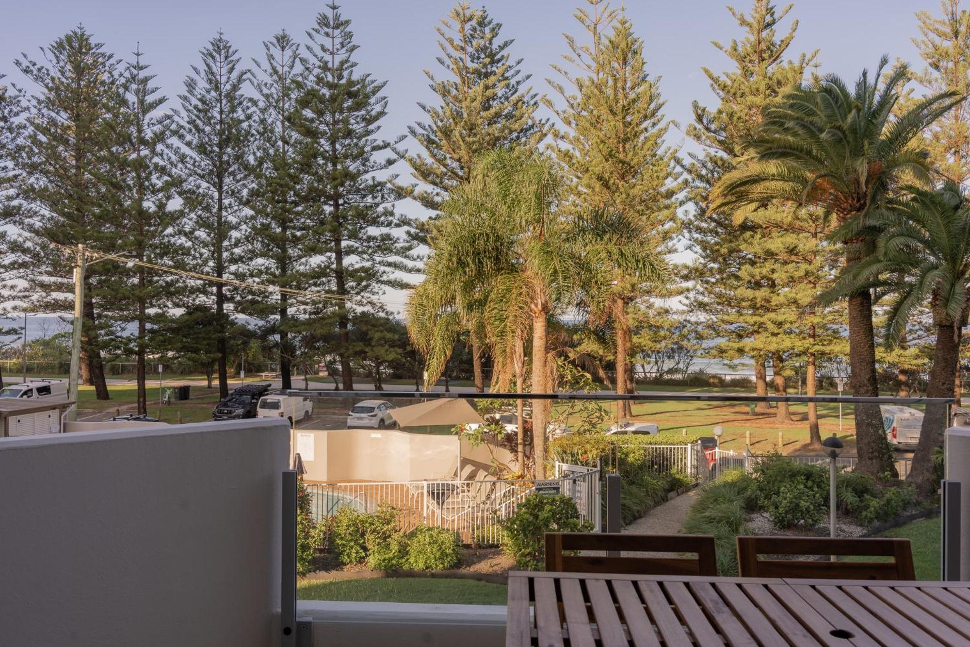 Cashelmara Beachfront Apartments Гоулд Коуст Екстериор снимка